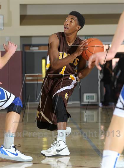 Thumbnail 2 in Dana Hills vs. El Camino (MaxPreps Holiday Classic) photogallery.