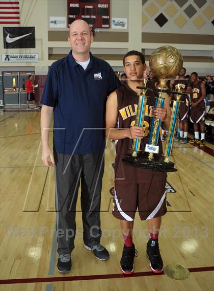 Thumbnail 2 in Dana Hills vs. El Camino (MaxPreps Holiday Classic) photogallery.