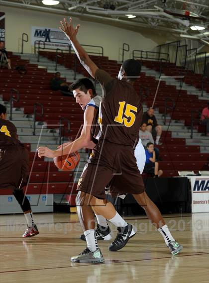 Thumbnail 2 in Dana Hills vs. El Camino (MaxPreps Holiday Classic) photogallery.