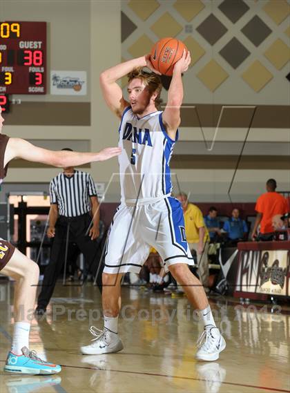 Thumbnail 1 in Dana Hills vs. El Camino (MaxPreps Holiday Classic) photogallery.