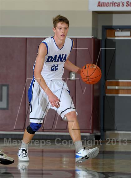 Thumbnail 1 in Dana Hills vs. El Camino (MaxPreps Holiday Classic) photogallery.