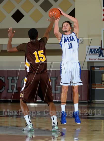 Thumbnail 3 in Dana Hills vs. El Camino (MaxPreps Holiday Classic) photogallery.