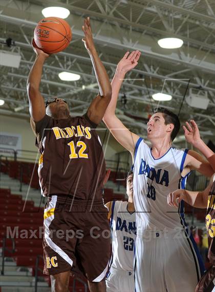 Thumbnail 3 in Dana Hills vs. El Camino (MaxPreps Holiday Classic) photogallery.