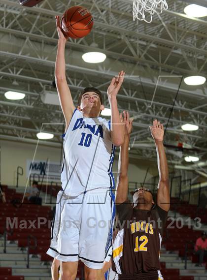 Thumbnail 1 in Dana Hills vs. El Camino (MaxPreps Holiday Classic) photogallery.