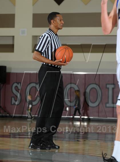 Thumbnail 2 in Dana Hills vs. El Camino (MaxPreps Holiday Classic) photogallery.