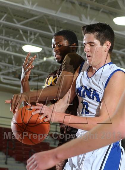 Thumbnail 2 in Dana Hills vs. El Camino (MaxPreps Holiday Classic) photogallery.