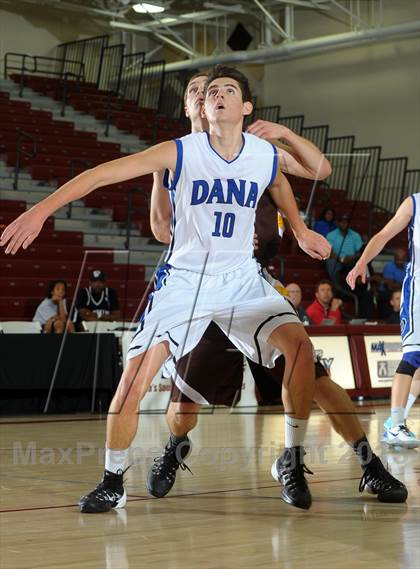 Thumbnail 3 in Dana Hills vs. El Camino (MaxPreps Holiday Classic) photogallery.