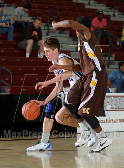 Thumbnail 1 in Dana Hills vs. El Camino (MaxPreps Holiday Classic) photogallery.