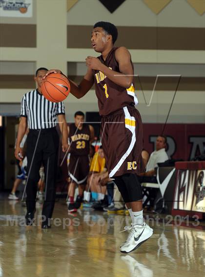 Thumbnail 1 in Dana Hills vs. El Camino (MaxPreps Holiday Classic) photogallery.