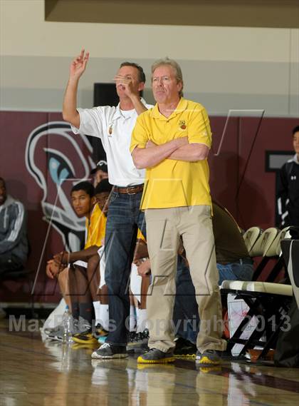 Thumbnail 3 in Dana Hills vs. El Camino (MaxPreps Holiday Classic) photogallery.