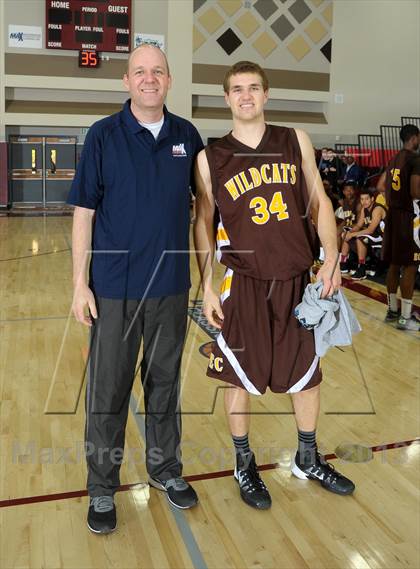 Thumbnail 1 in Dana Hills vs. El Camino (MaxPreps Holiday Classic) photogallery.