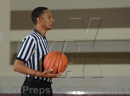 Thumbnail 1 in Dana Hills vs. El Camino (MaxPreps Holiday Classic) photogallery.