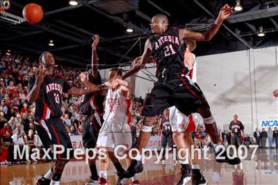 Thumbnail 3 in Artesia vs Mater Dei (Orange Holiday Classic) photogallery.