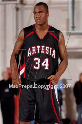 Thumbnail 2 in Artesia vs Mater Dei (Orange Holiday Classic) photogallery.