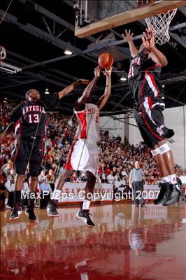 Thumbnail 3 in Artesia vs Mater Dei (Orange Holiday Classic) photogallery.