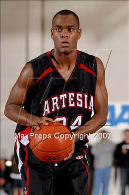 Thumbnail 1 in Artesia vs Mater Dei (Orange Holiday Classic) photogallery.