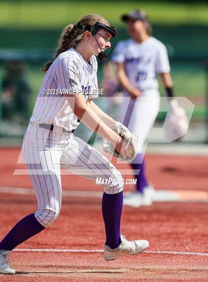 Thumbnail 3 in Garfield @ Stanwood (WIAA 3A 1/4 Finals) photogallery.
