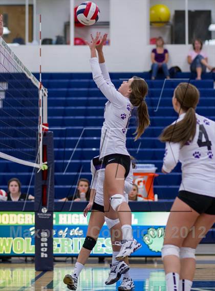 Thumbnail 3 in Woodgrove vs. Potomac Falls photogallery.