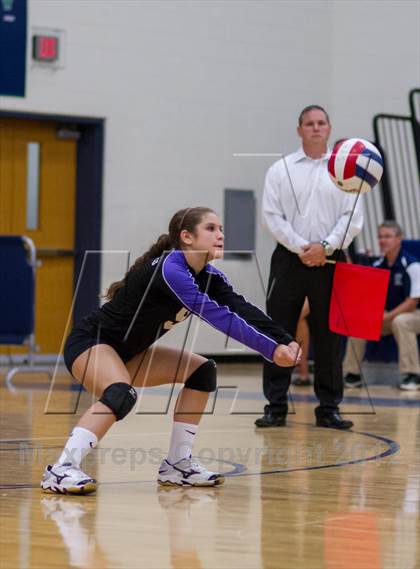Thumbnail 2 in Woodgrove vs. Potomac Falls photogallery.