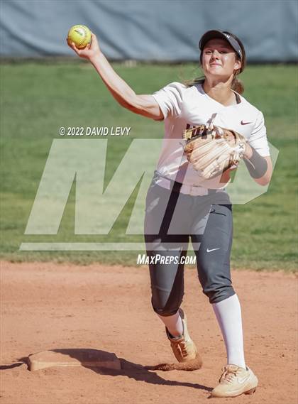 Thumbnail 2 in Highland vs. Hamilton photogallery.