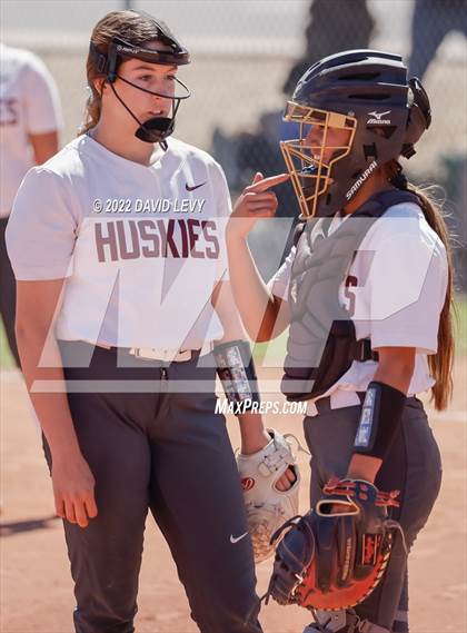Thumbnail 3 in Highland vs. Hamilton photogallery.