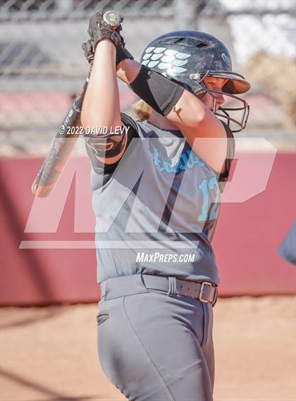 Thumbnail 2 in Highland vs. Hamilton photogallery.