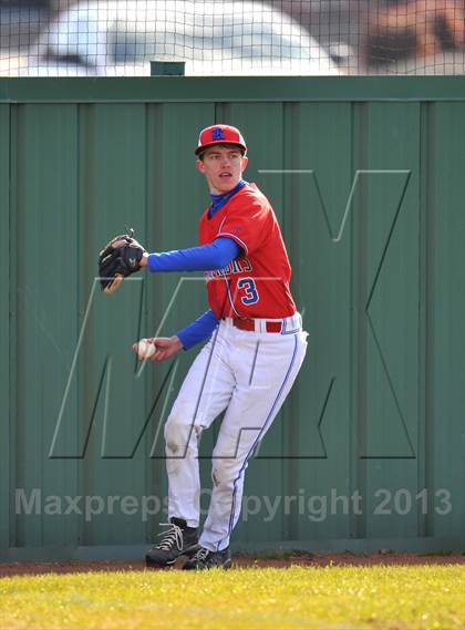 Thumbnail 3 in Farmersville vs Rockwall Christian (Farmersville Invitational) photogallery.