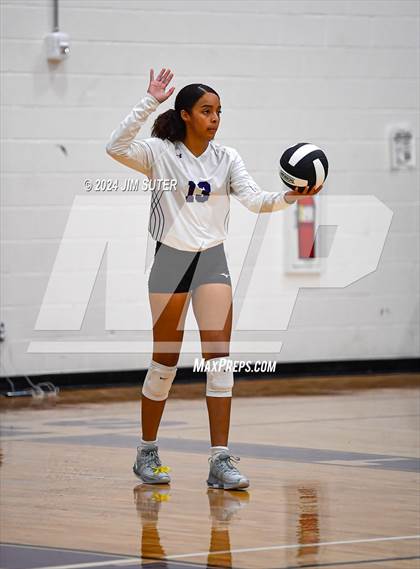 Thumbnail 3 in Elgin vs Travis photogallery.