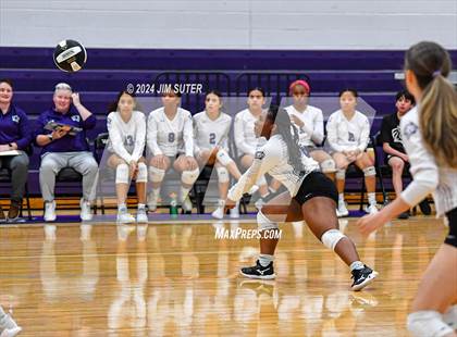 Thumbnail 2 in Elgin vs Travis photogallery.