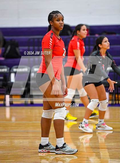 Thumbnail 2 in Elgin vs Travis photogallery.