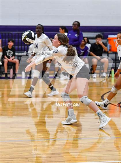 Thumbnail 2 in Elgin vs Travis photogallery.
