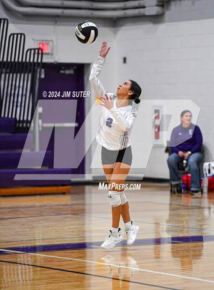 Thumbnail 1 in Elgin vs Travis photogallery.