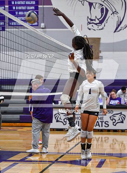 Thumbnail 1 in Elgin vs Travis photogallery.