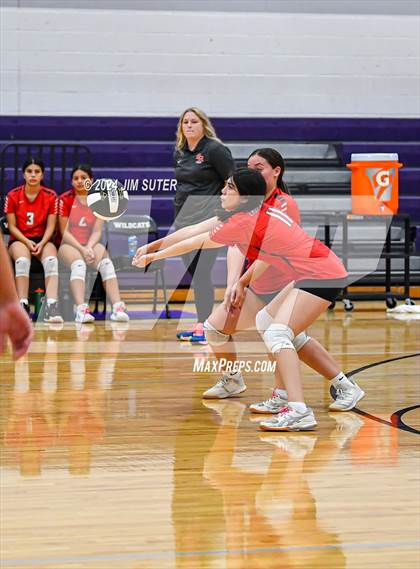 Thumbnail 2 in Elgin vs Travis photogallery.
