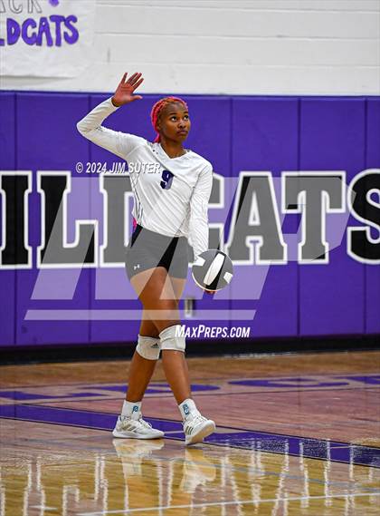Thumbnail 3 in Elgin vs Travis photogallery.