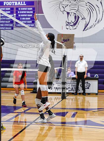 Thumbnail 2 in Elgin vs Travis photogallery.