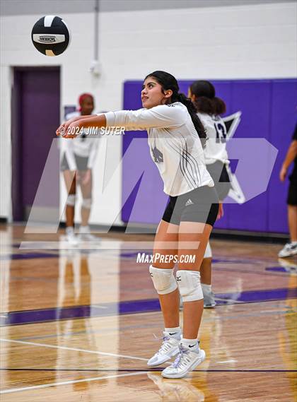 Thumbnail 2 in Elgin vs Travis photogallery.