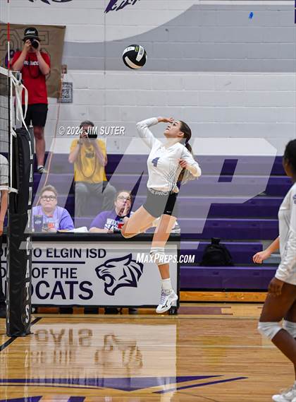 Thumbnail 2 in Elgin vs Travis photogallery.