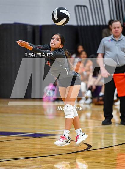 Thumbnail 2 in Elgin vs Travis photogallery.