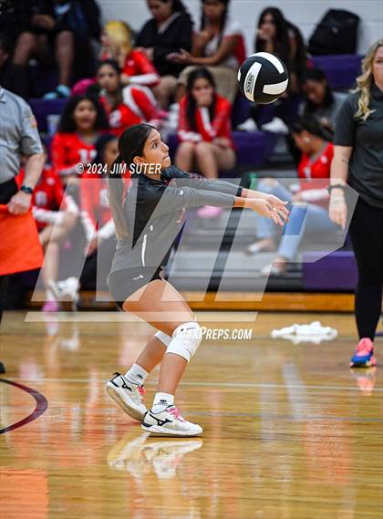 Thumbnail 1 in Elgin vs Travis photogallery.