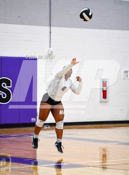 Thumbnail 2 in Elgin vs Travis photogallery.