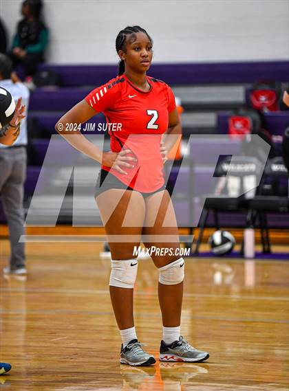 Thumbnail 1 in Elgin vs Travis photogallery.
