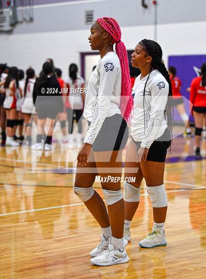 Thumbnail 3 in Elgin vs Travis photogallery.