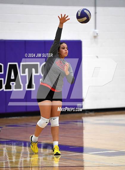 Thumbnail 2 in Elgin vs Travis photogallery.