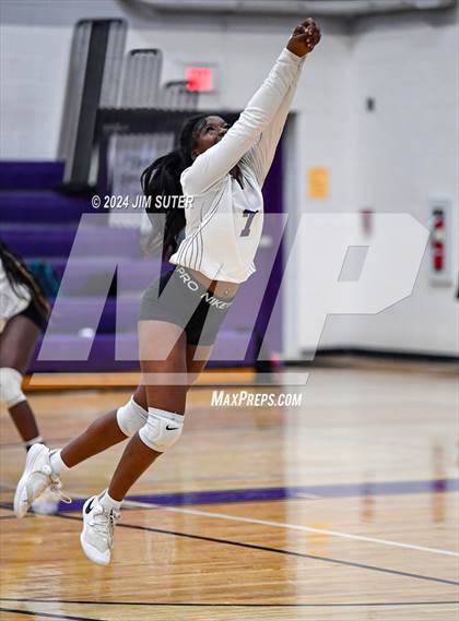 Thumbnail 1 in Elgin vs Travis photogallery.
