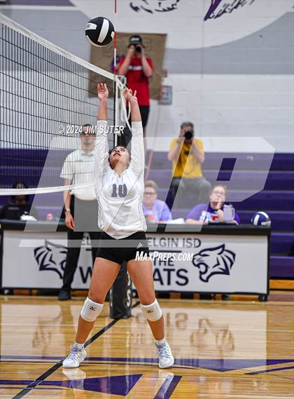 Thumbnail 3 in Elgin vs Travis photogallery.
