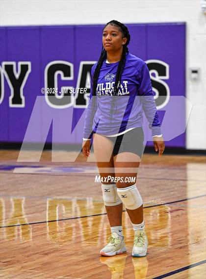 Thumbnail 1 in Elgin vs Travis photogallery.