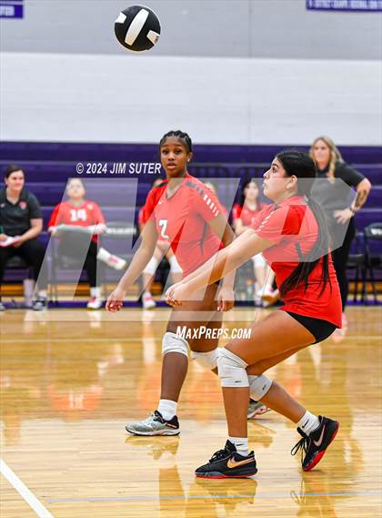Thumbnail 1 in Elgin vs Travis photogallery.