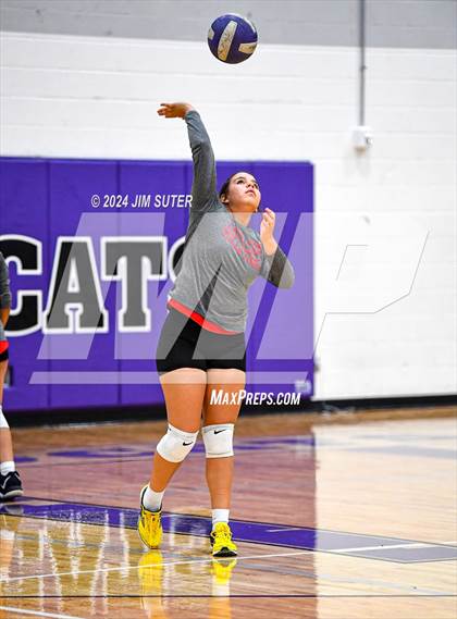 Thumbnail 1 in Elgin vs Travis photogallery.