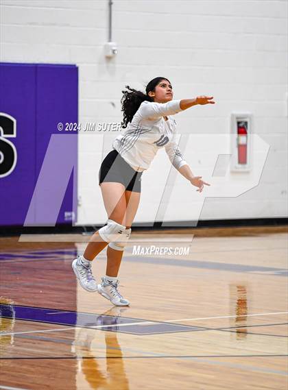 Thumbnail 2 in Elgin vs Travis photogallery.